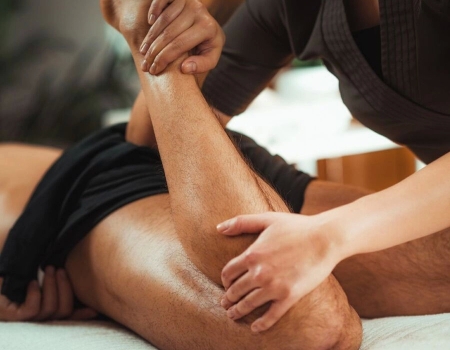 Tinh Dầu Thảo Dược Massage Khi Đau Cơ Sau Tập Gym – Hỗ Trợ Phục Hồi Cơ Bắp