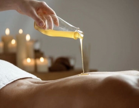 5 Cách Giảm Căng Thẳng, Âu Lo Hiệu Quả Tại Nhà – Giải Pháp Tự Nhiên Cùng Tinh Dầu Massage