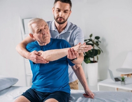 Tinh Dầu Massage Cho Người Lớn Tuổi – Giải Pháp Tự Nhiên Cho Sức Khỏe Và Thư Giãn